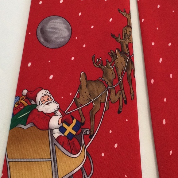 North Pole Santa Clause necktie with penguins. Holiday fun! - Picture 6 of 6